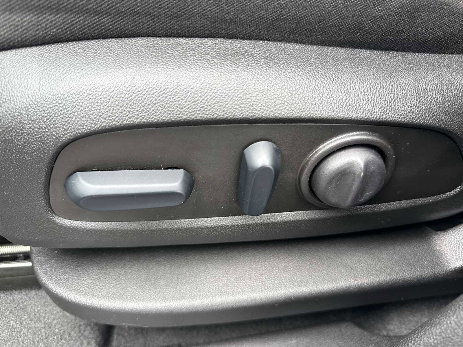 Certified 2024 Chevrolet Equinox LT FWD image 14