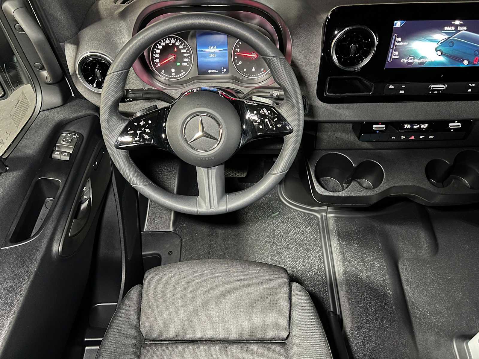 Used 2025 Mercedes-Benz Sprinter 2500 image 37