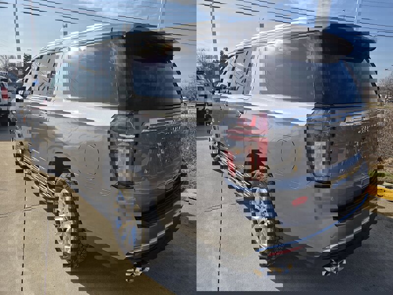 Used 2021 Chevrolet Suburban Premier image 5