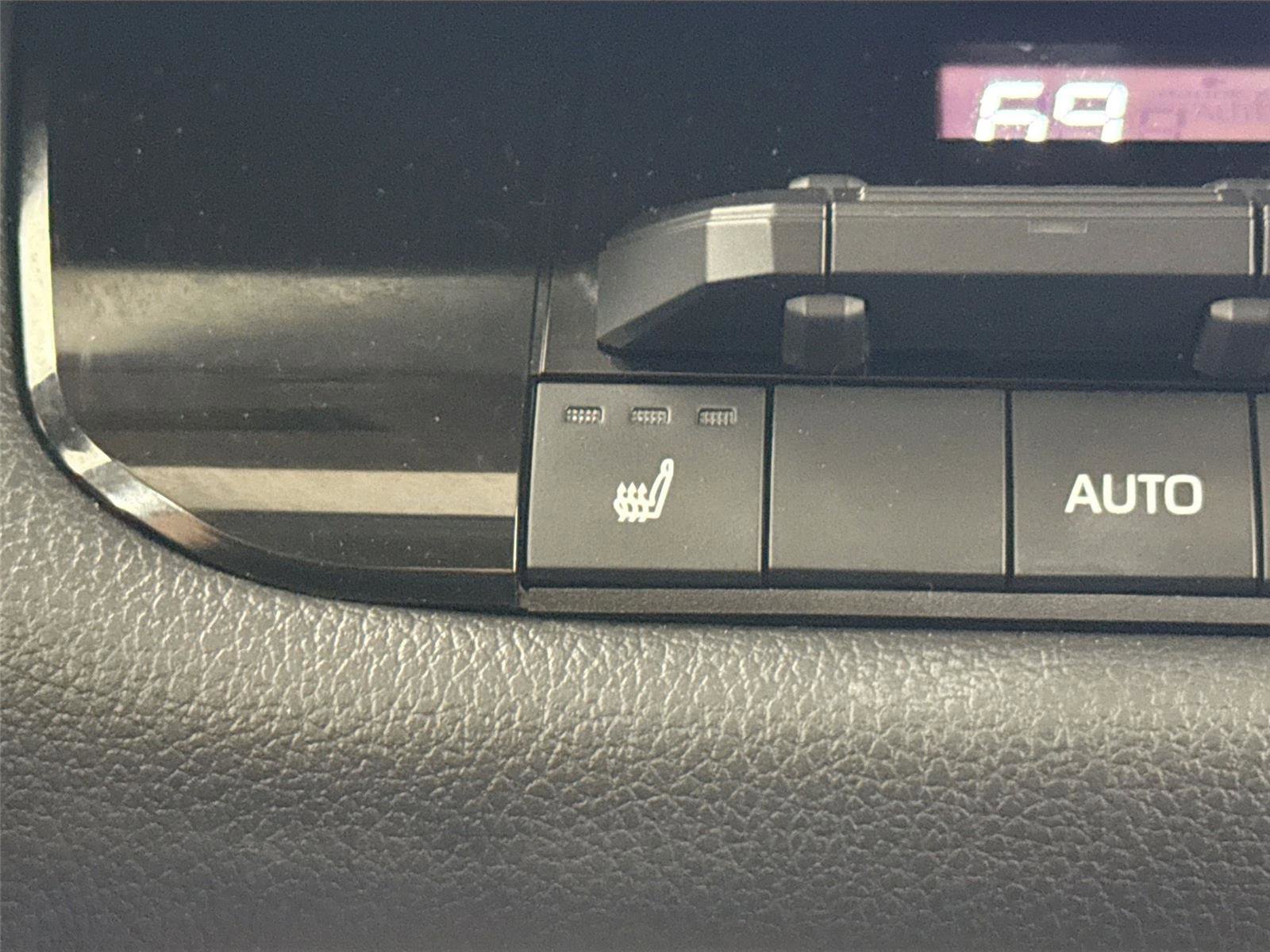 Certified 2024 Toyota Sequoia SR5 image 32