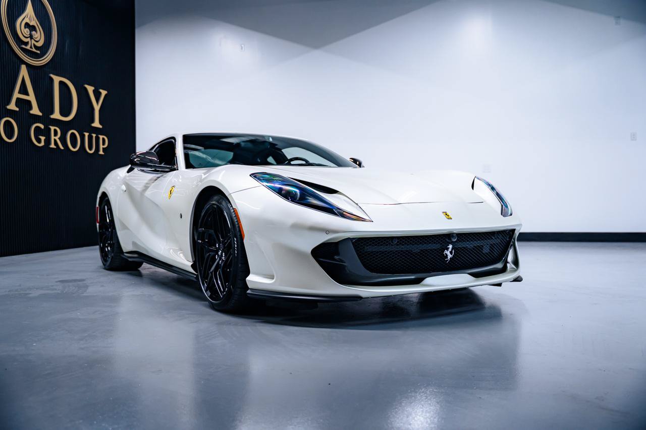 Used 2018 Ferrari 812 Superfast RWD image 7