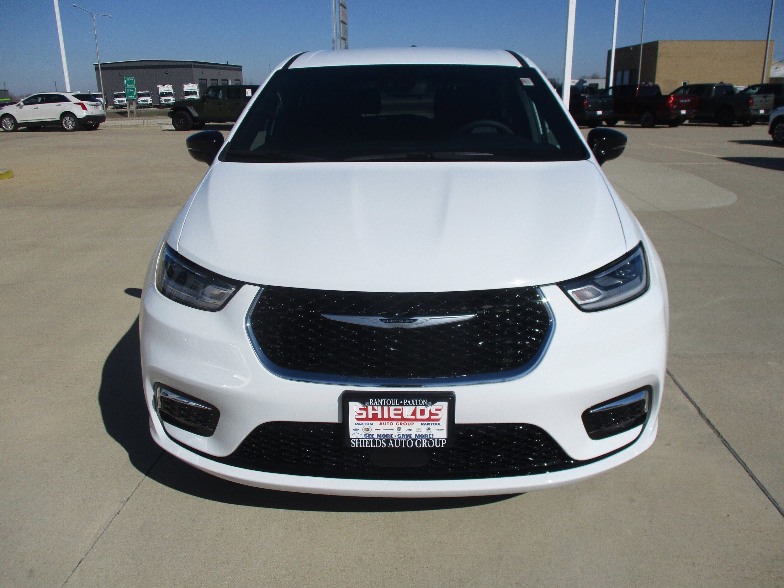 Used 2025 Chrysler Pacifica Select FWD image 9