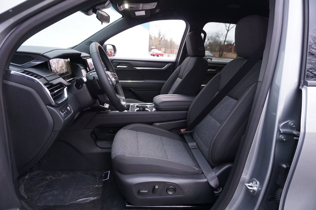 Used 2025 GMC Acadia Elevation FWD image 10