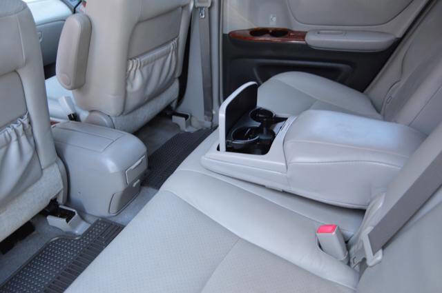 Used 2004 Toyota Highlander Limited image 27