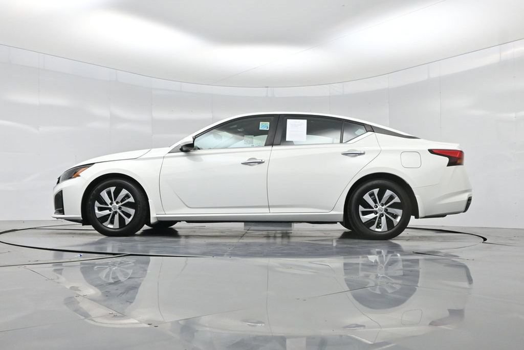 Used 2023 Nissan Altima 2.5 S FWD image 55