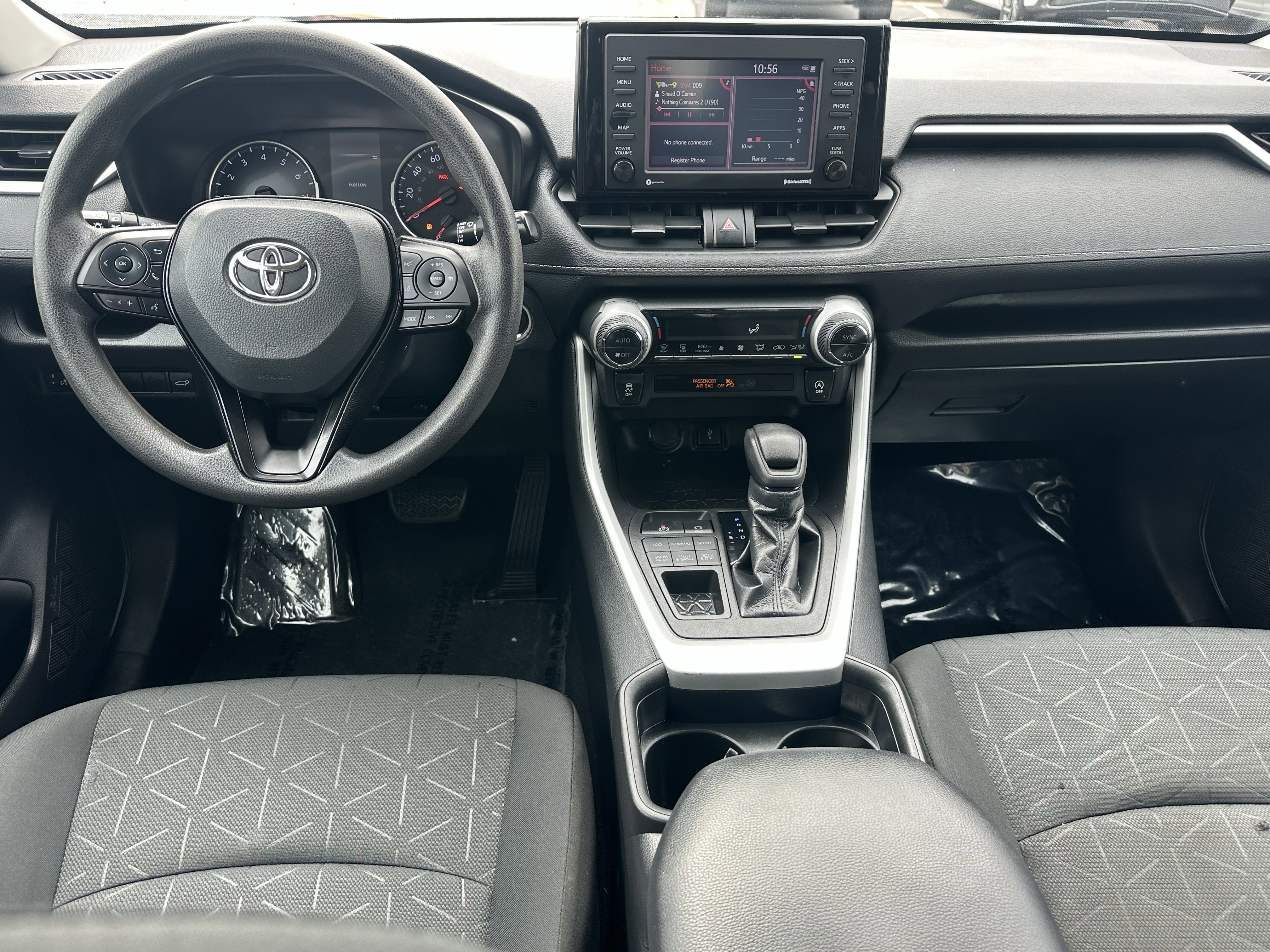 Used 2021 Toyota RAV4 XLE w/ Convenience Package image 24