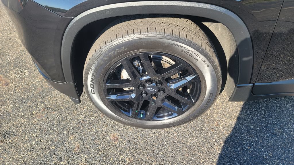 Used 2021 Chevrolet Traverse LT w/ LPO, Blackout Package AWD/4WD image 6