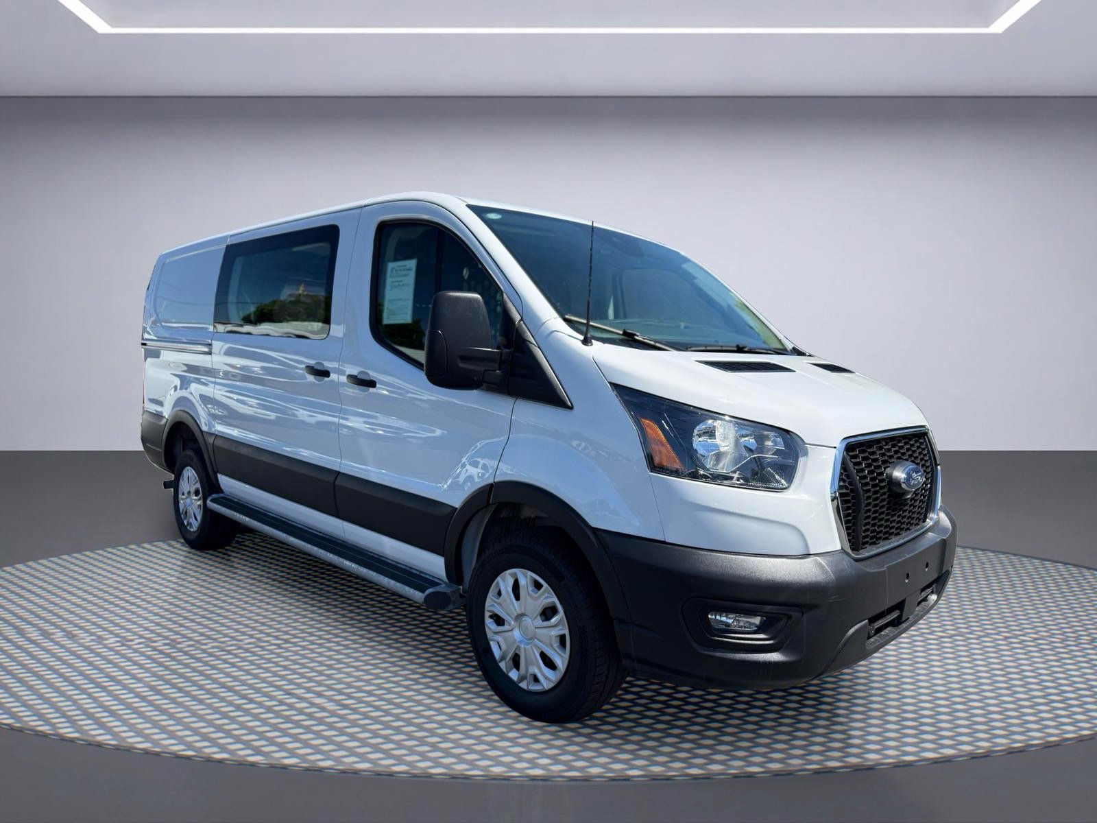 Used 2025 Ford Transit 250 Low Roof w/ Exterior Upgrade Package RWD image 6