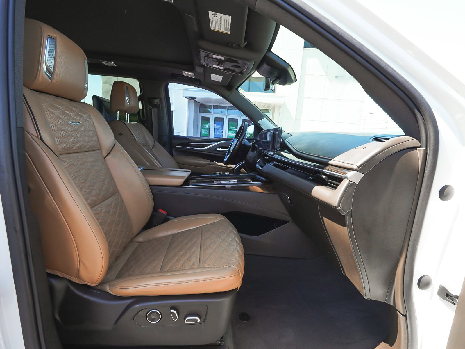 Used 2021 Cadillac Escalade Sport w/ Driver Assist Tech Package AWD/4WD image 43