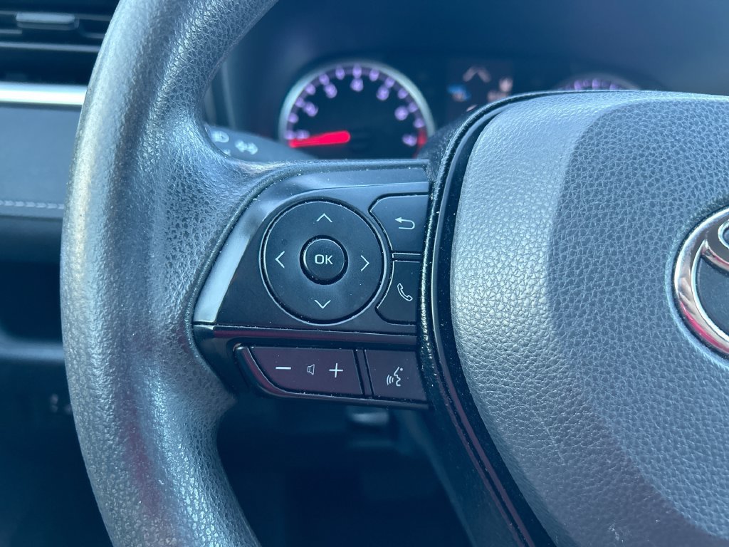 Used 2019 Toyota RAV4 LE FWD image 15