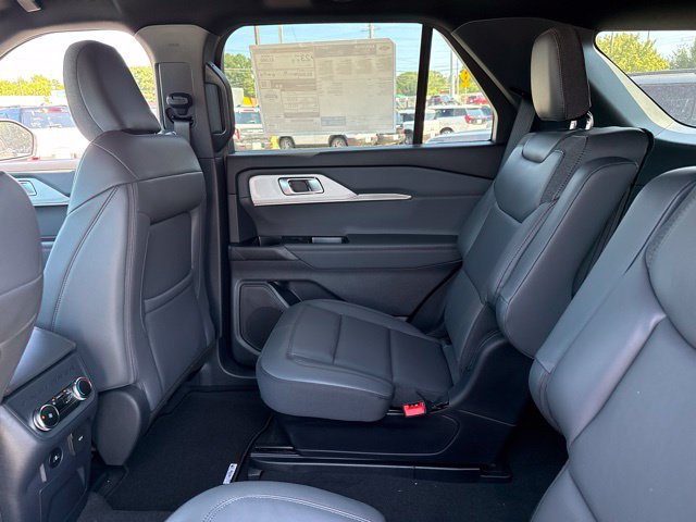 New 2027 Ford Explorer Active w/ Active Comfort Package RWD image 23