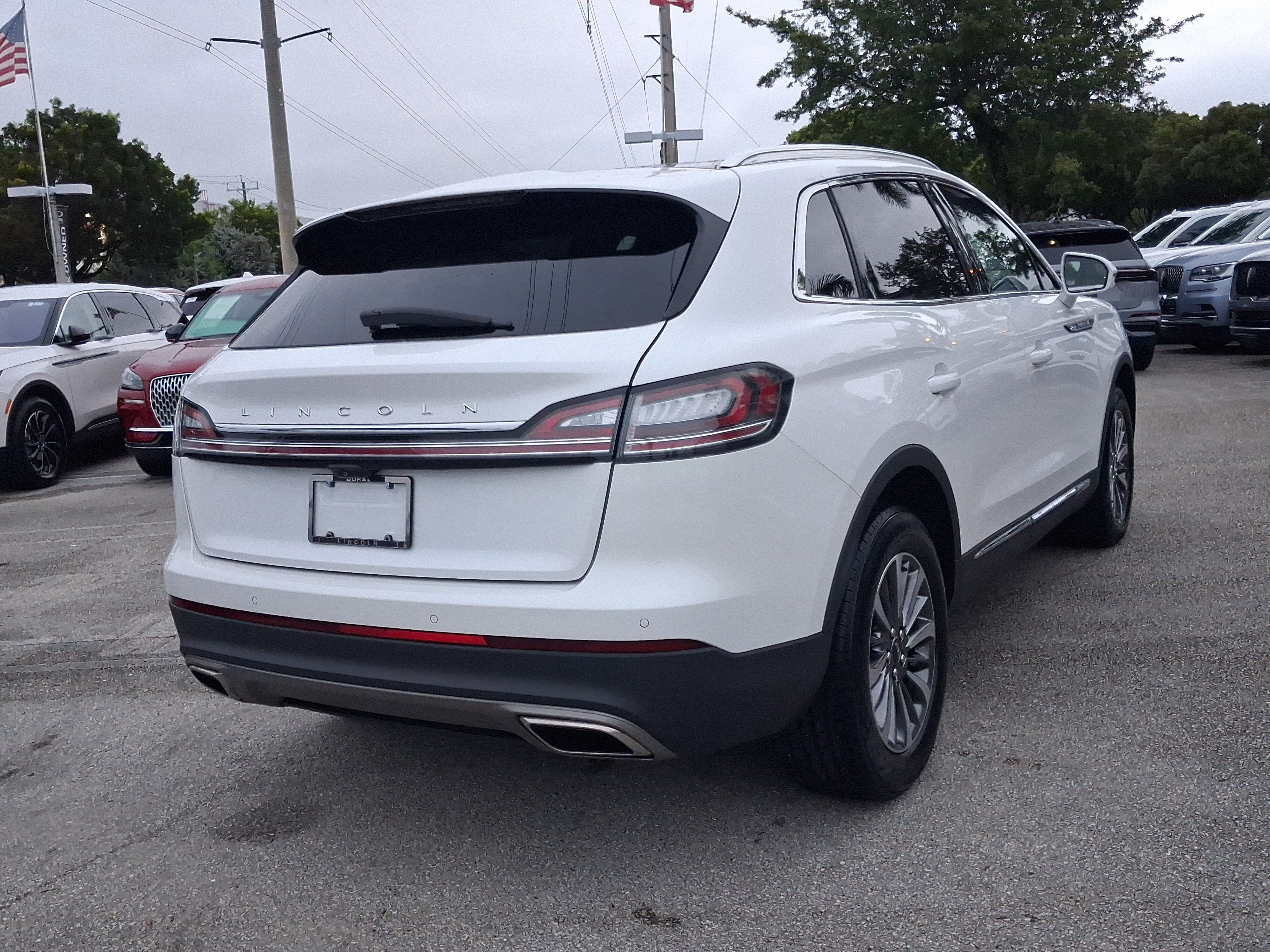 Certified 2022 Lincoln Nautilus Reserve FWD image 4
