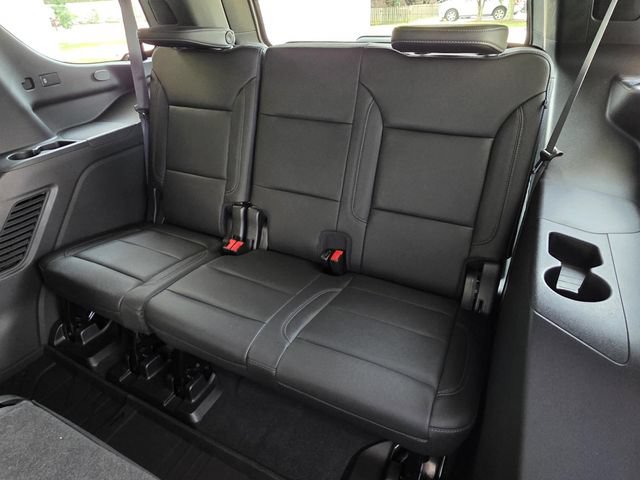 Used 2022 Chevrolet Tahoe Z71 w/ Z71 Off-Road Package AWD/4WD image 16