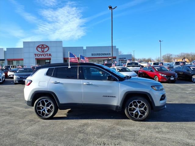 Used 2024 Jeep Compass Limited image 2