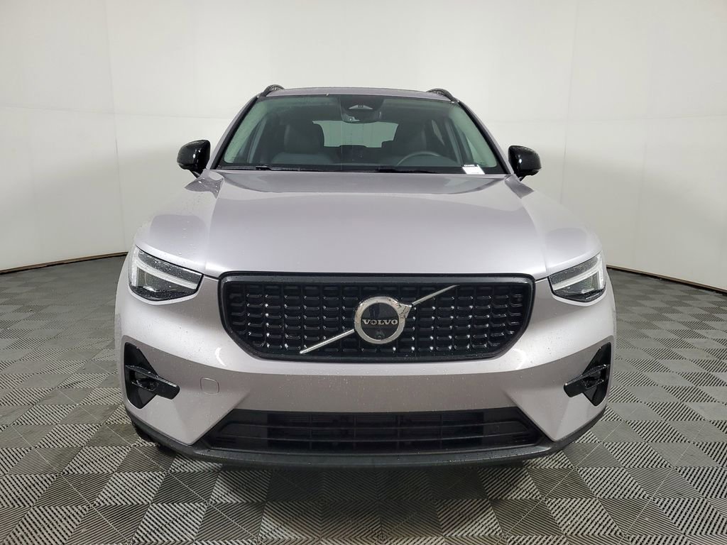 Used 2026 Volvo XC40 B5 Ultra w/ Protection Package Premier video 2