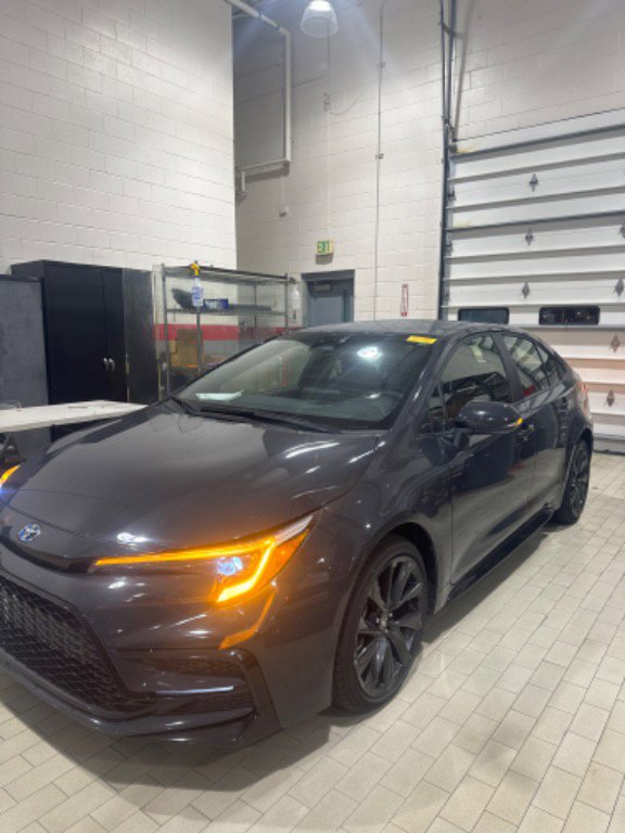 Used 2024 Toyota Corolla SE image 3