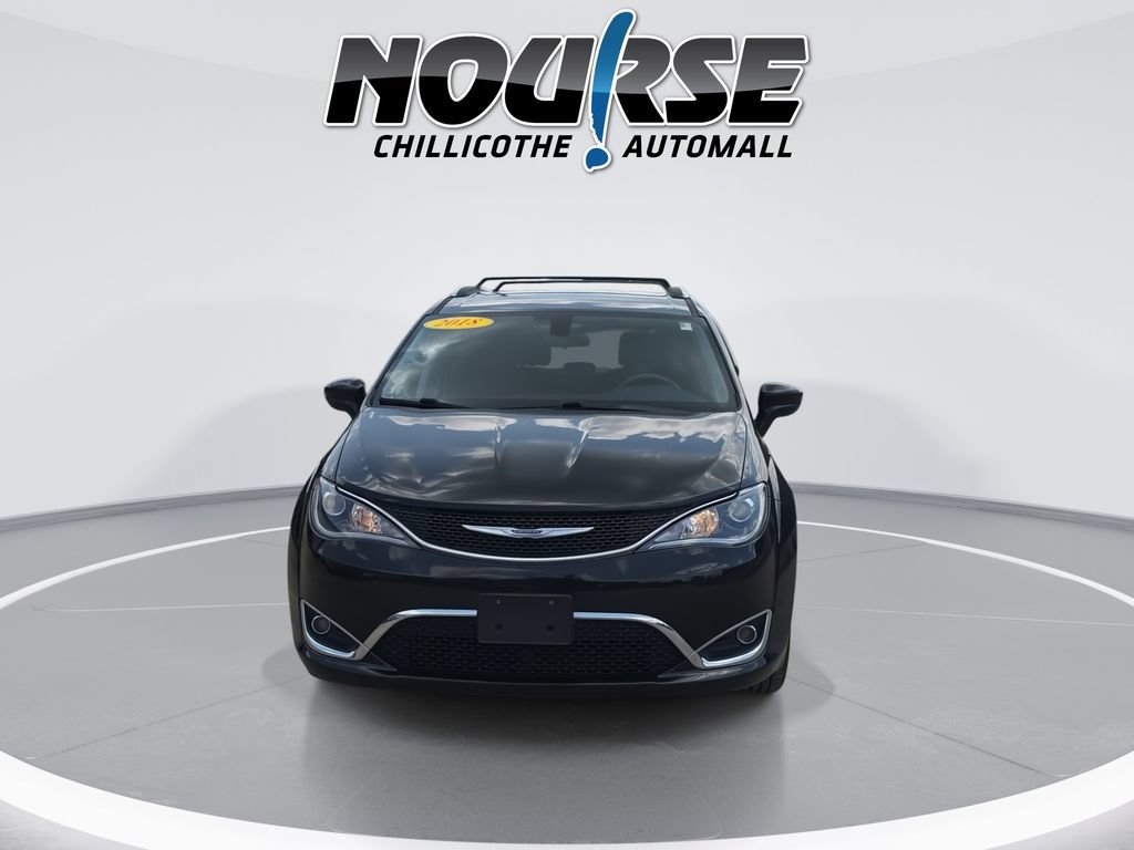 Used 2018 Chrysler Pacifica Touring-L w/ Tire & Wheel Group FWD image 3