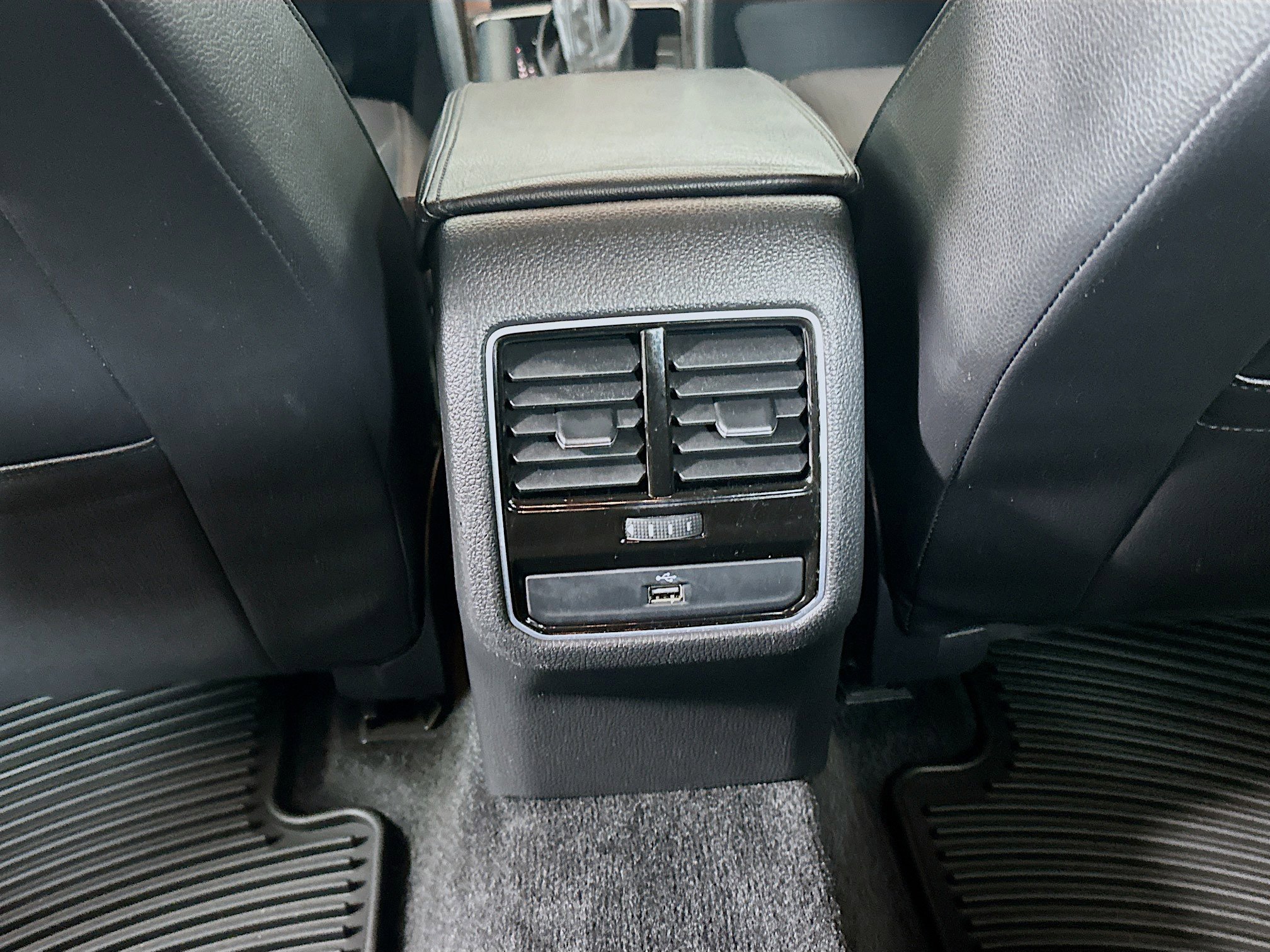 Used 2017 Volkswagen Passat 1.8T SE image 28