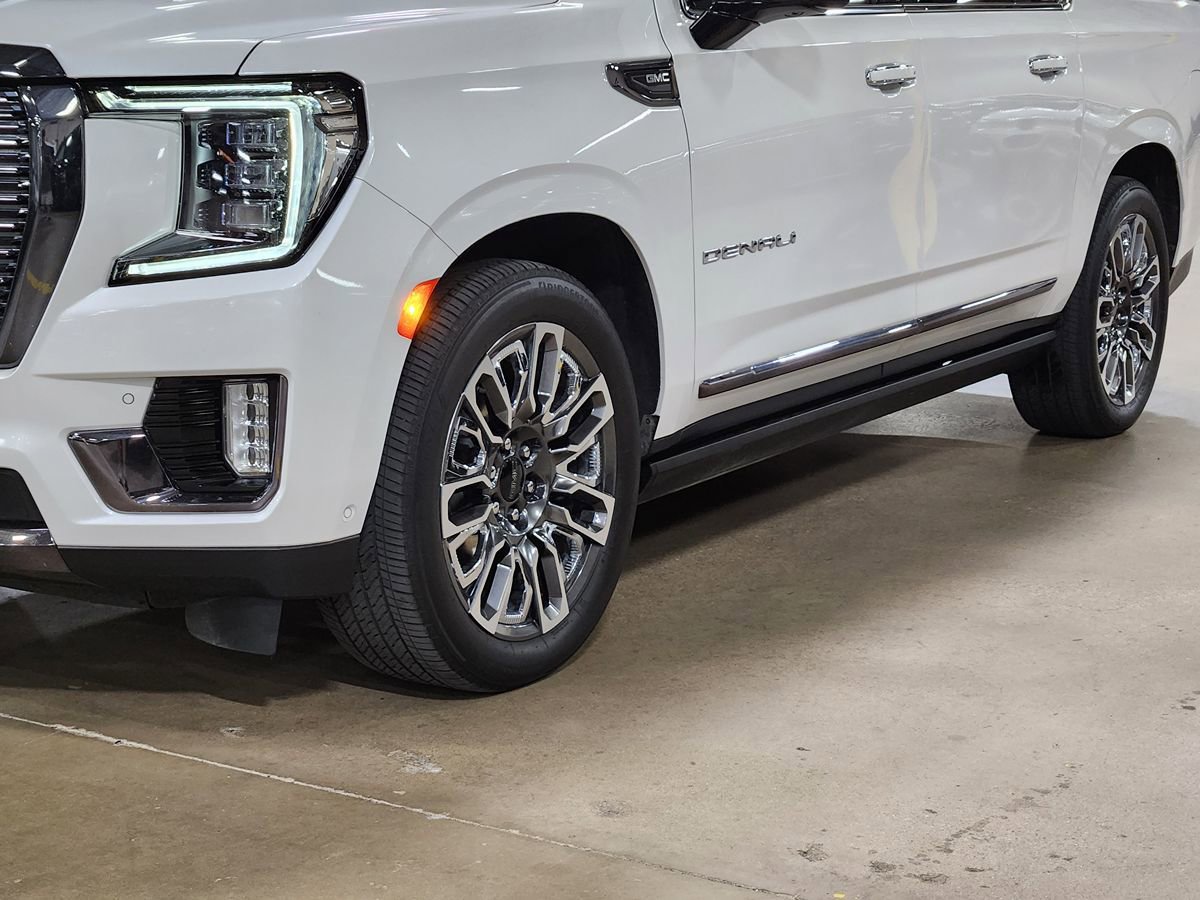 Used 2024 GMC Yukon XL Denali Ultimate AWD/4WD image 17