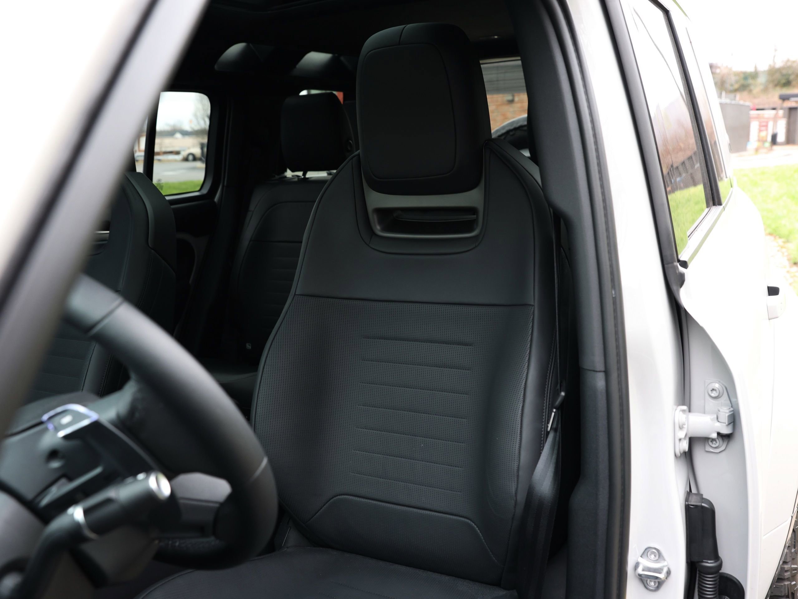 Used 2026 Land Rover Defender 110 image 10