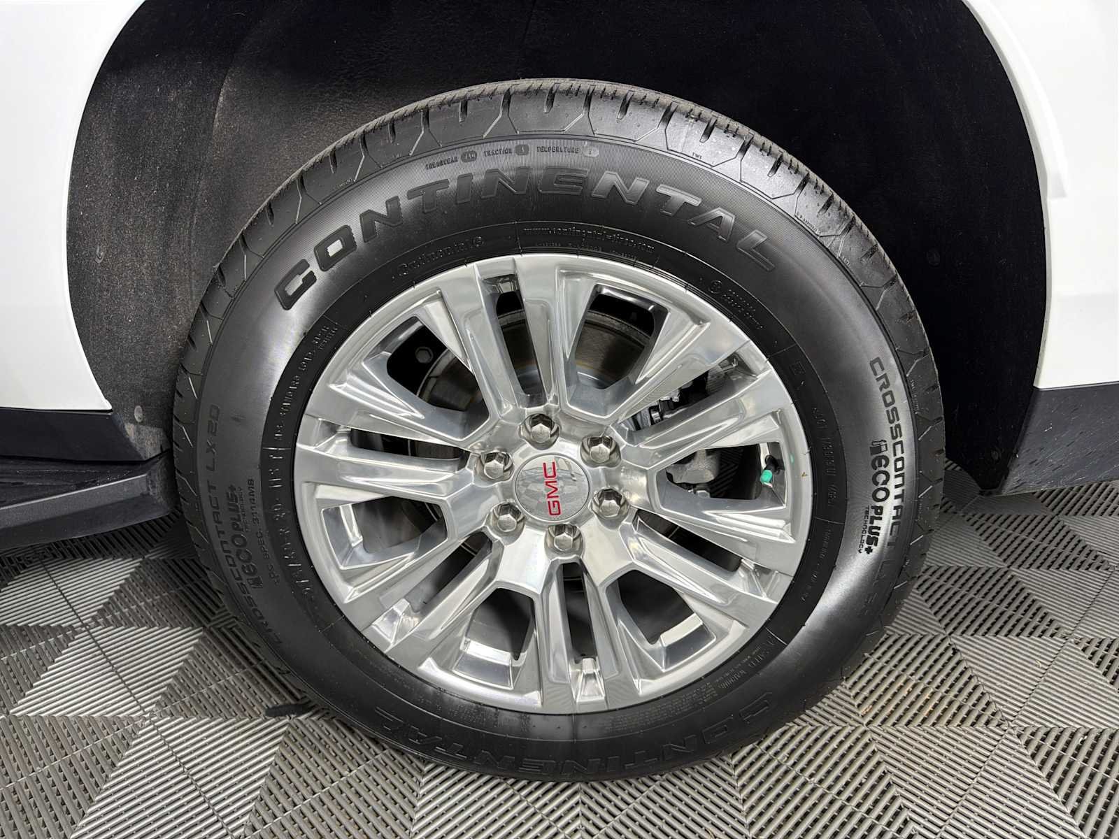 Used 2024 GMC Yukon XL Denali RWD image 20