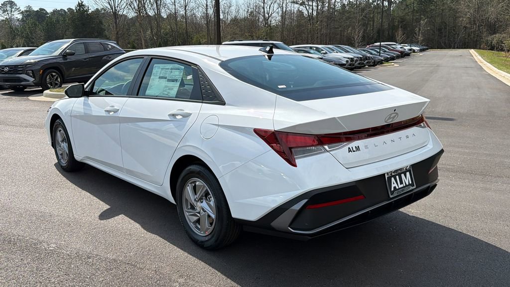 New 2026 Hyundai Elantra SE image 7