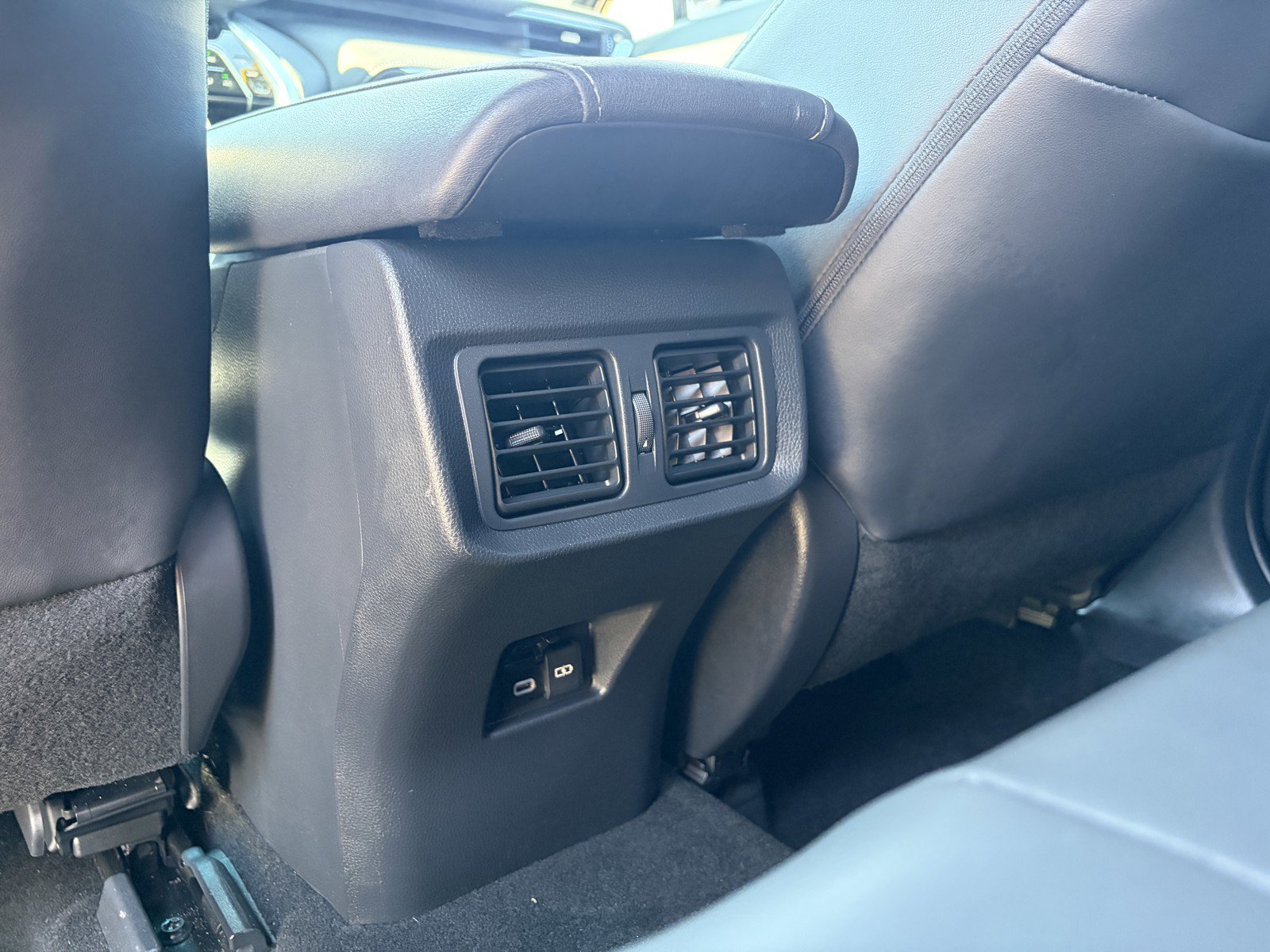 Used 2024 Toyota Venza Nightshade AWD/4WD image 27