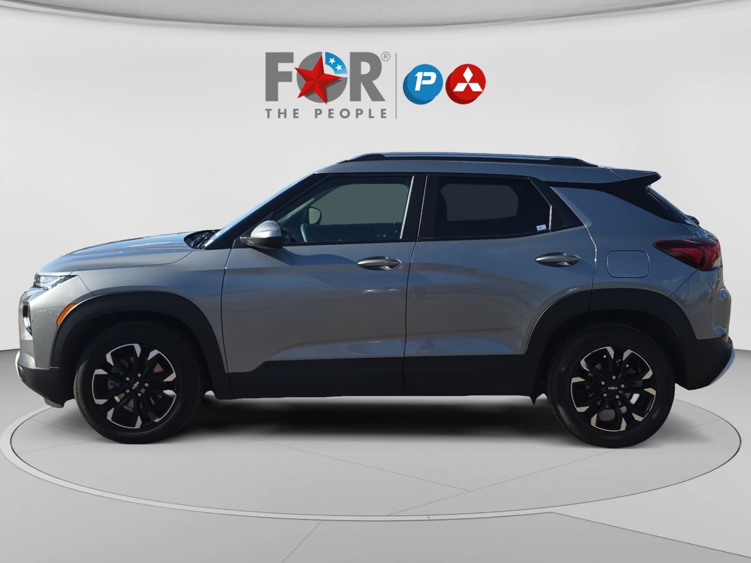 Used 2023 Chevrolet TrailBlazer LT FWD image 2
