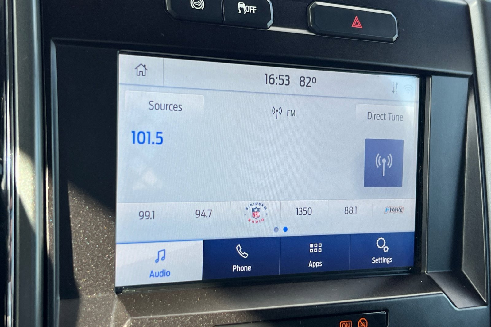 Certified 2022 Ford F550 4x4 Regular Cab Super Duty image 17