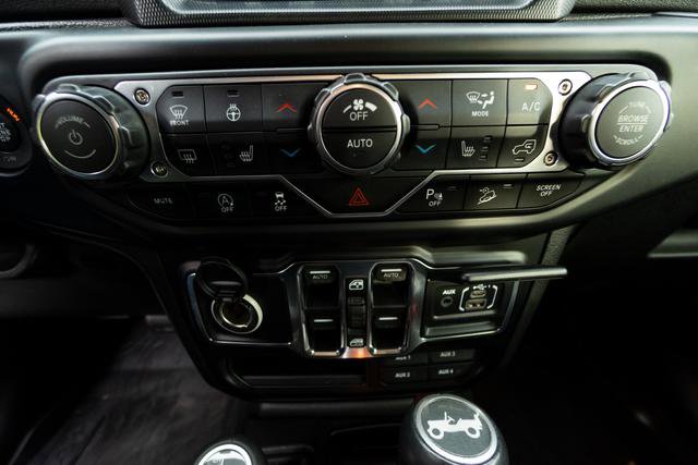 Used 2019 Jeep Wrangler Unlimited Sahara w/ Quick Order Package 24M Moab image 23