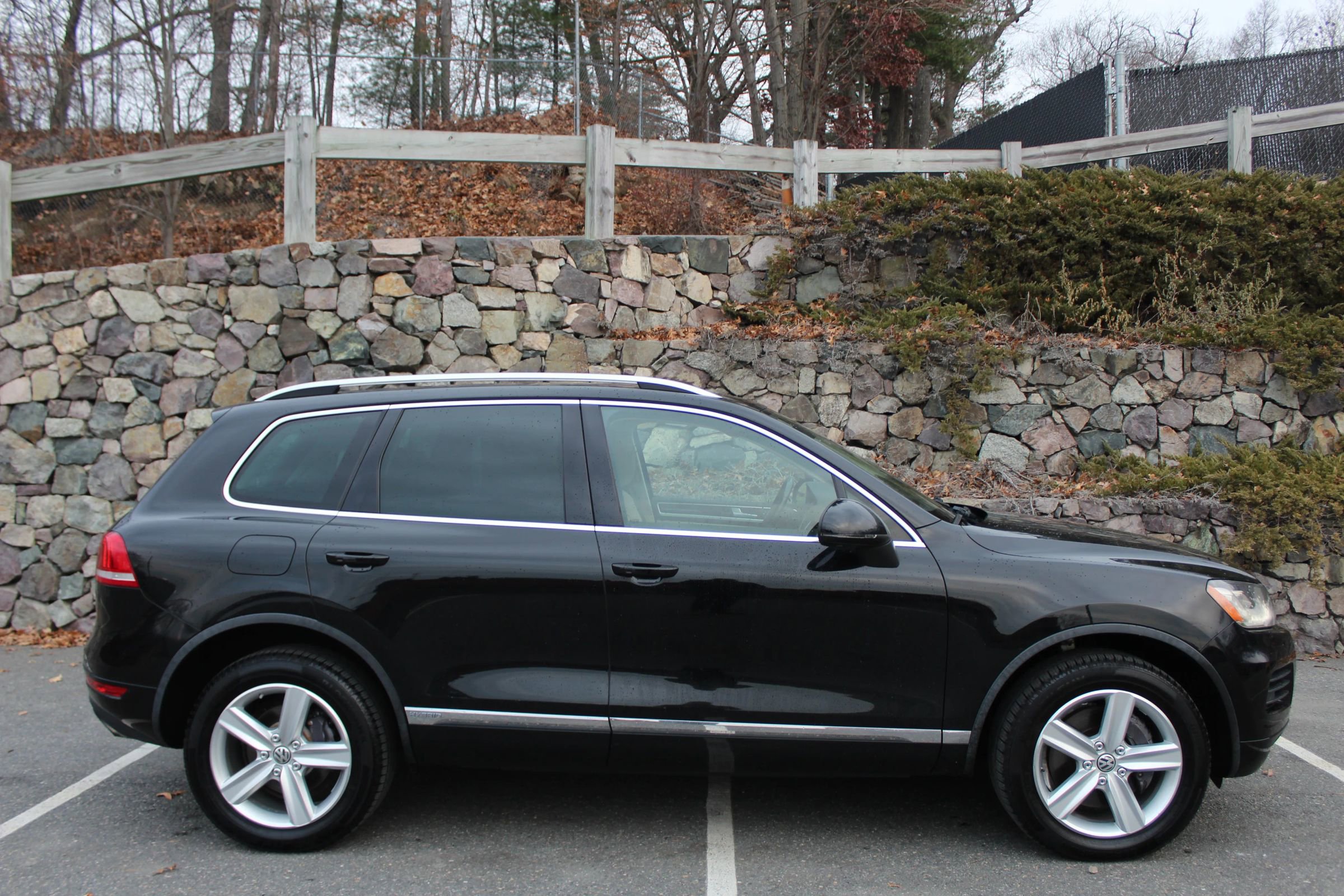 Used 2014 Volkswagen Touareg Hybrid image 5