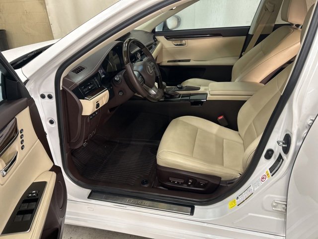 Used 2017 Lexus ES 350 w/ Premium Package image 9