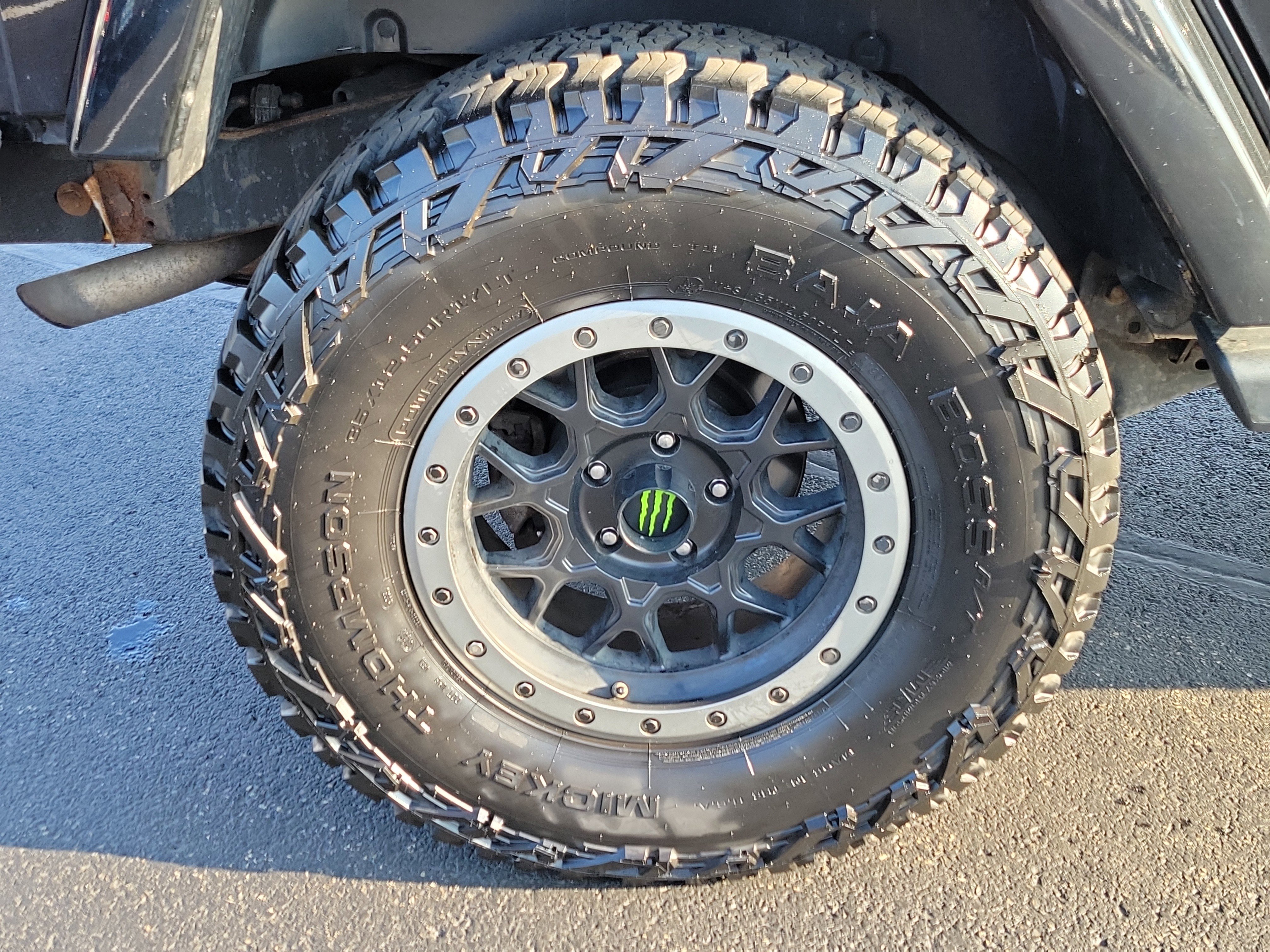 Used 2015 Jeep Wrangler Unlimited Sahara w/ Connectivity Group image 6