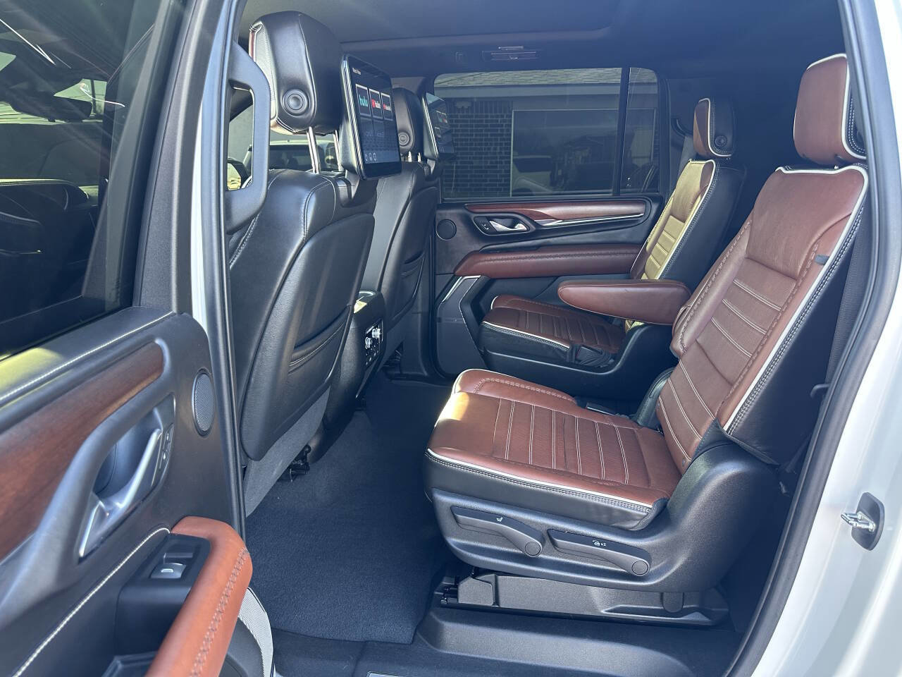 Used 2023 GMC Yukon XL Denali Ultimate image 18