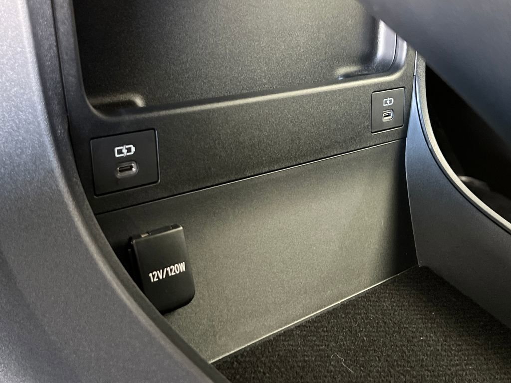 Used 2024 Subaru Solterra Limited image 42