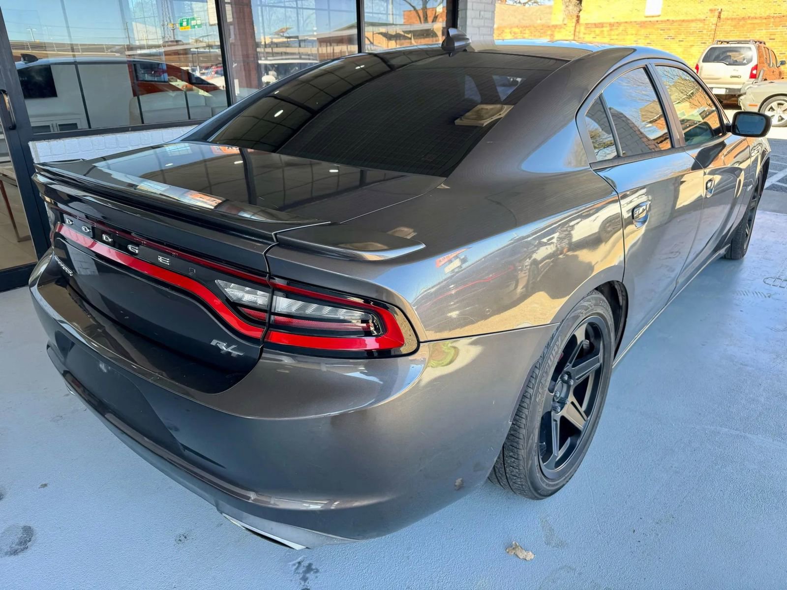 Used 2017 Dodge Charger R/T RWD image 3