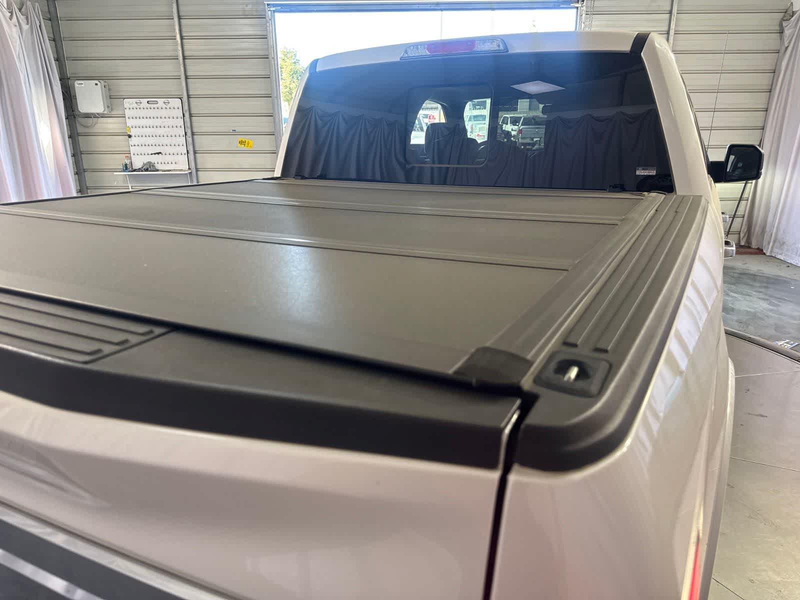 Used 2017 Ford F150 Platinum w/ Equipment Group 701A Luxury AWD/4WD image 16