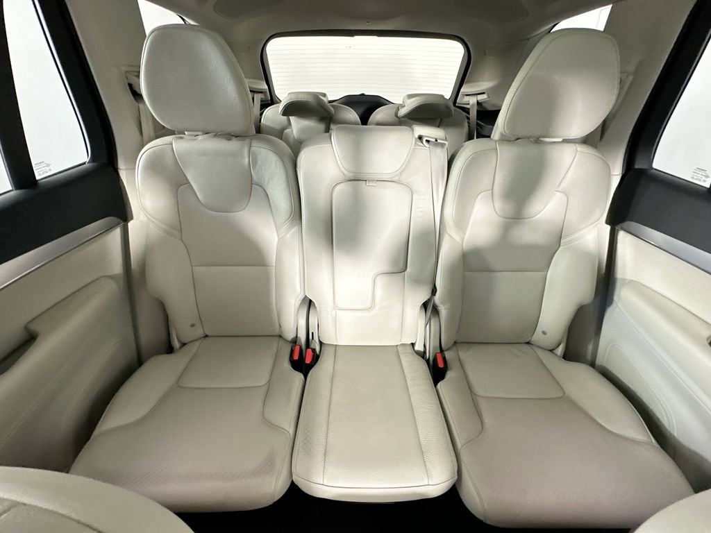 Used 2018 Volvo XC90 T6 Momentum w/ Convenience Package AWD/4WD image 13