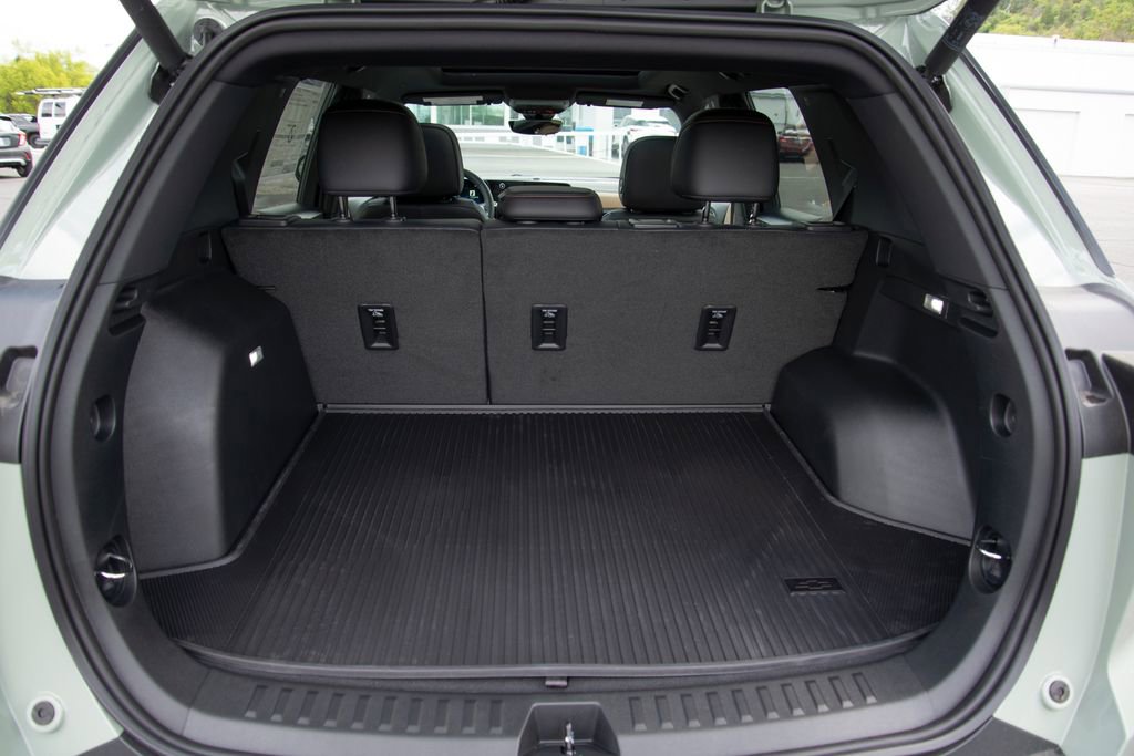 New 2026 Chevrolet Equinox ACTIV w/ Convenience Package III AWD/4WD image 19
