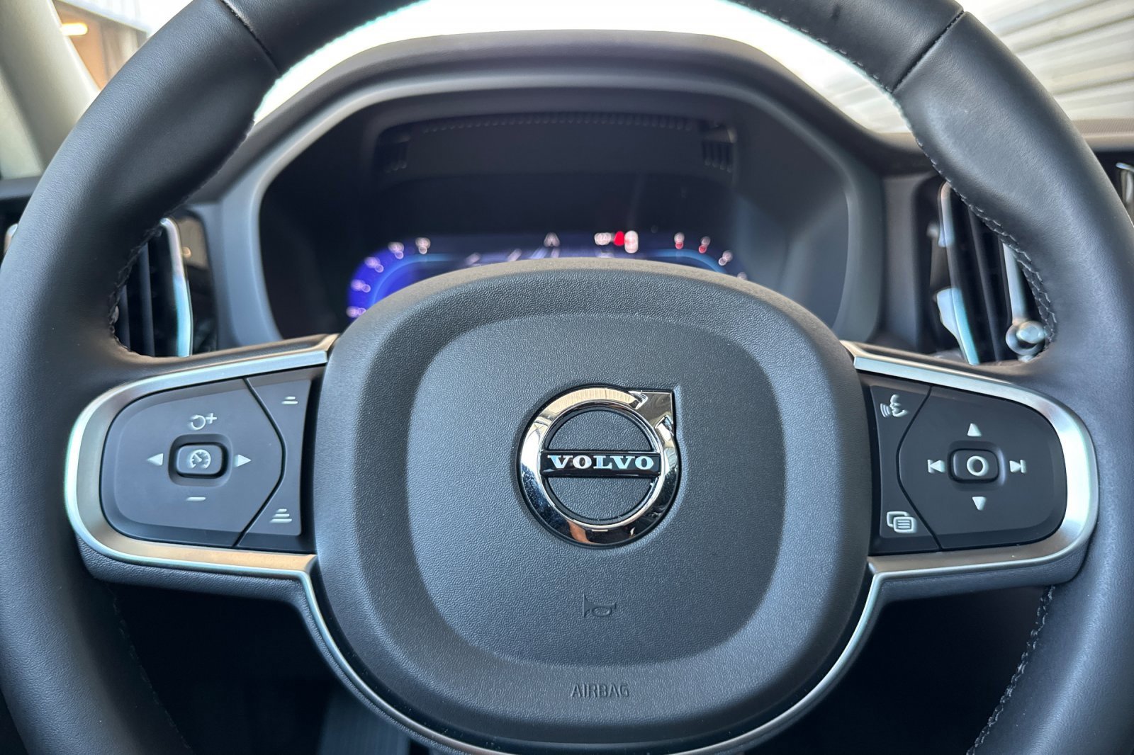 New 2025 Volvo XC60 B5 Core w/ Protection Package Premier image 22