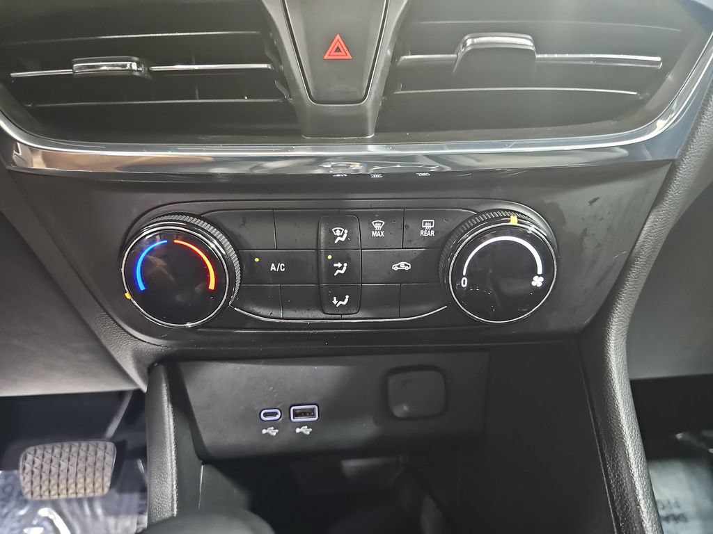 Certified 2025 Buick Encore GX Preferred FWD image 25