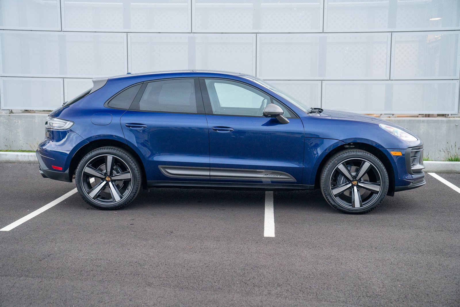 Certified 2026 Porsche Macan Turbo AWD/4WD image 8