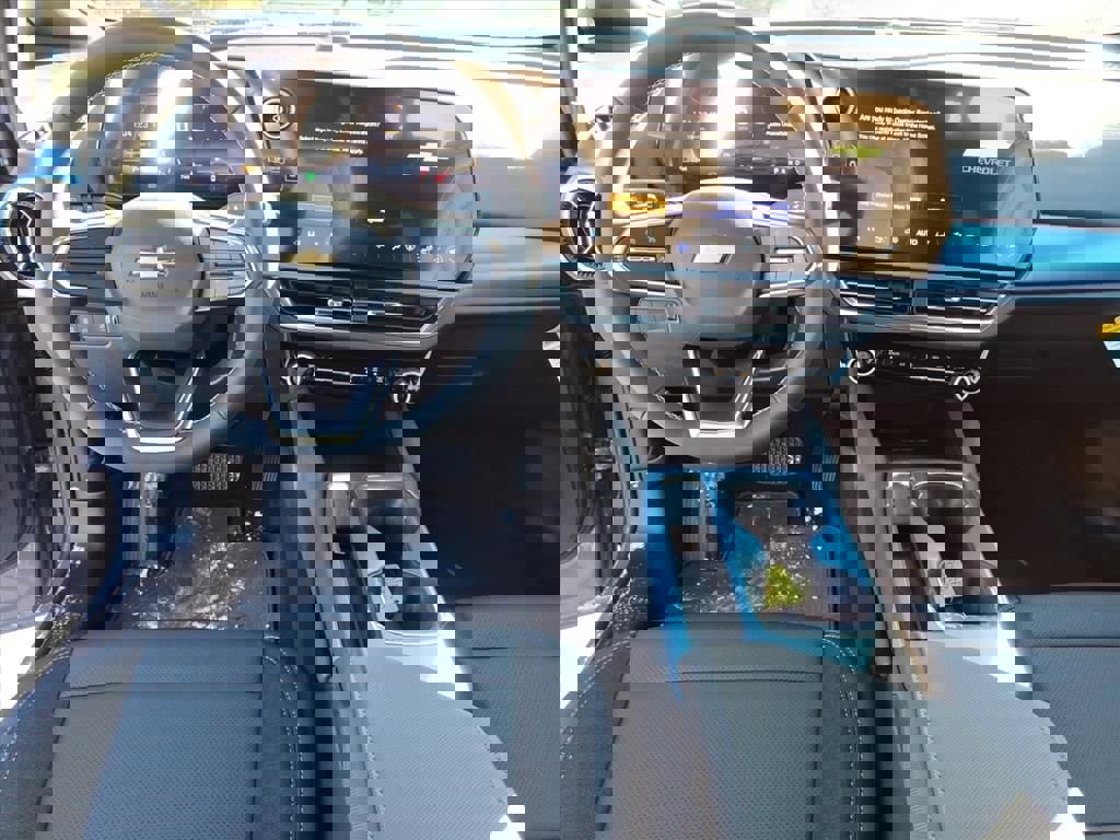 New 2026 Chevrolet Equinox EV LT image 15