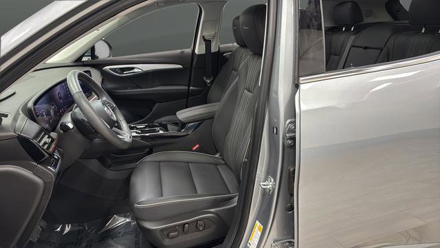 Used 2025 Buick Envision Avenir AWD/4WD image 9