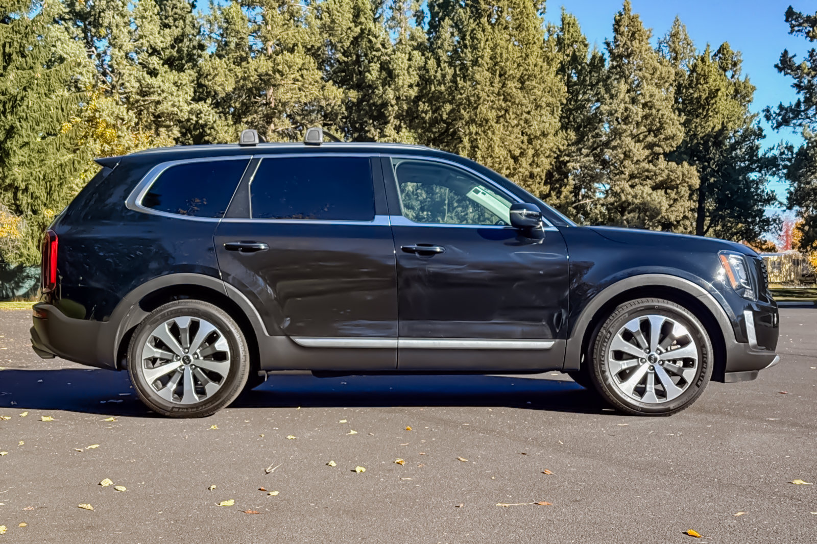Used 2020 Kia Telluride S AWD/4WD image 3