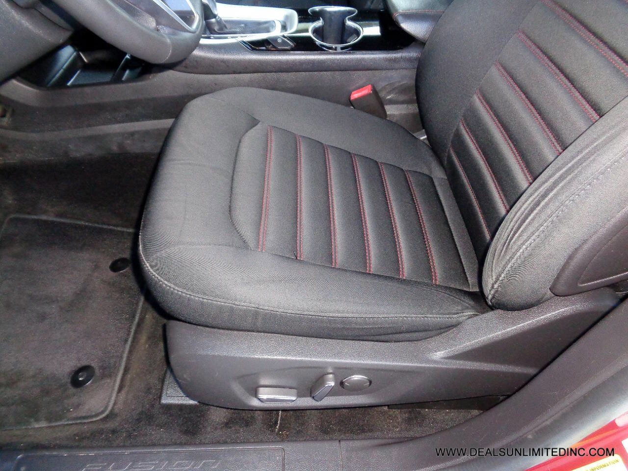 Used 2014 Ford Fusion SE w/ Equipment Group 201A image 8