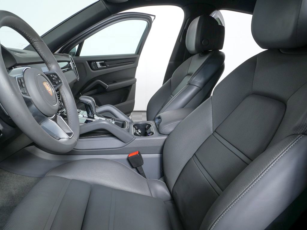 Certified 2023 Porsche Cayenne Coupe image 5