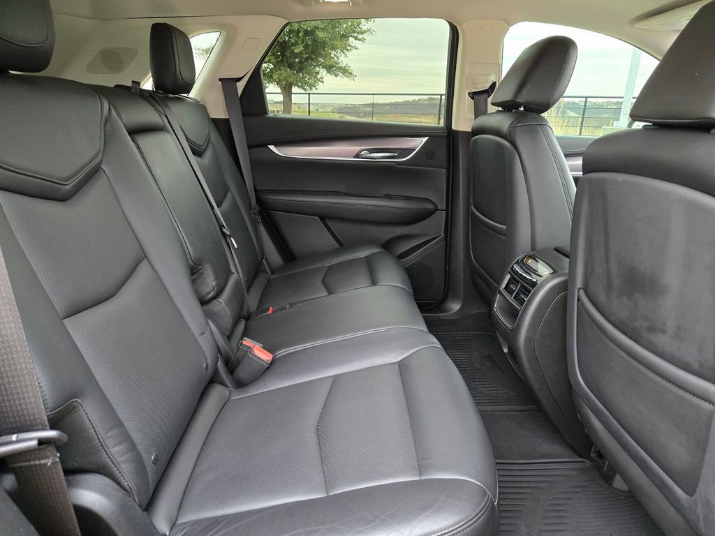 Used 2018 Cadillac XT5 Luxury w/ Driver Awareness Package image 30