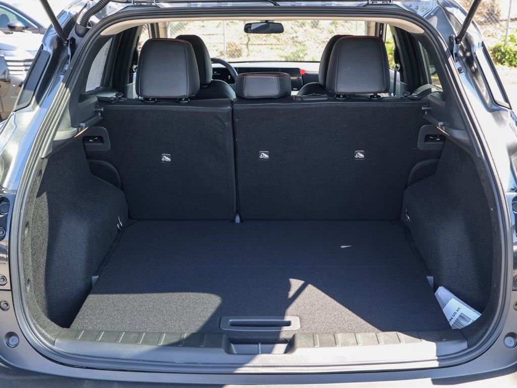 New 2026 Nissan Kicks SR FWD image 16