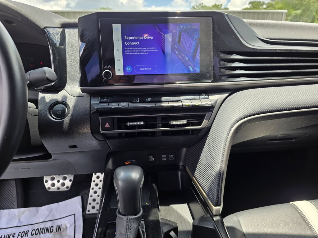 Used 2025 Toyota Camry SE FWD image 18